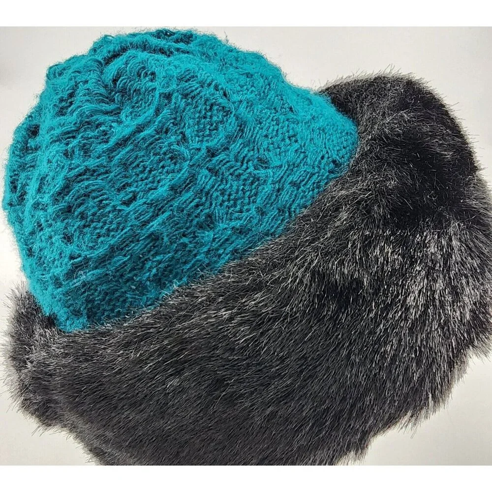 Vtg‎ Everitt Set of 2 Knit Scarf/Hat with Faux Fur Trim Blue/Black 100% Acrylic